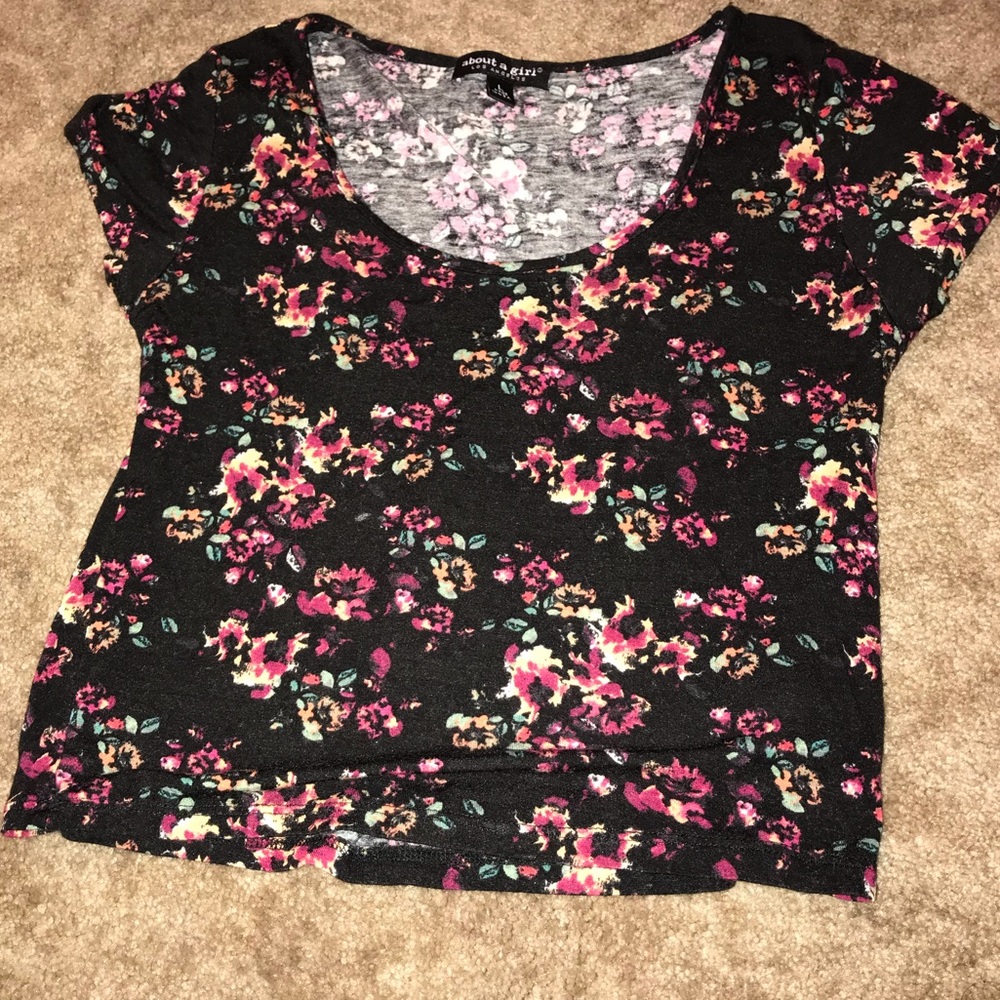Black floral crop top